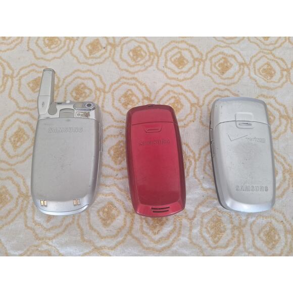Lot of 3 Vintage Samsung Flip Phones Sprint Telus Verizon – Untested - Picture 2 of 7